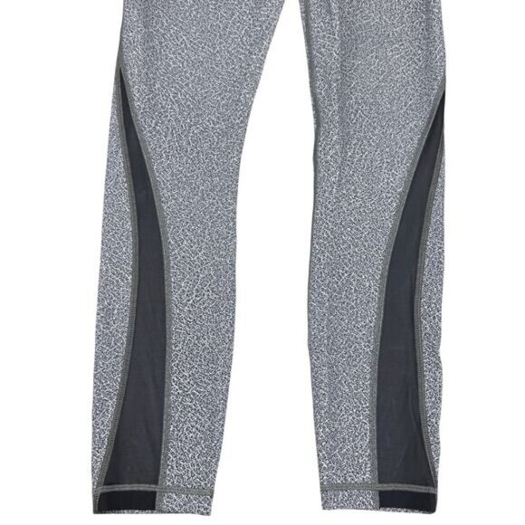 LULULEMON Train Times 7/8 Pant *25" Sz 4 Fractal Alpine White Black - Picture 5 of 7